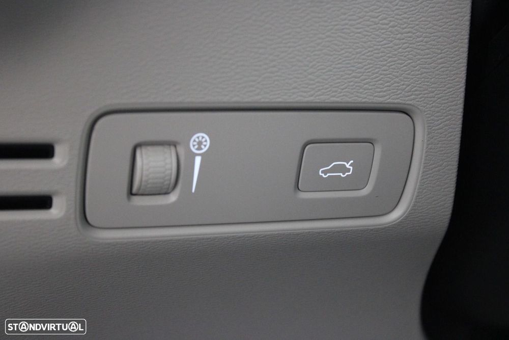 Volvo XC 40 2.0 D3 Momentum Plus Geartronic - 13