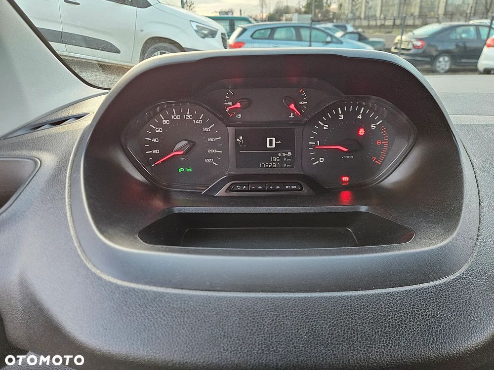 Peugeot PARTNER - 17