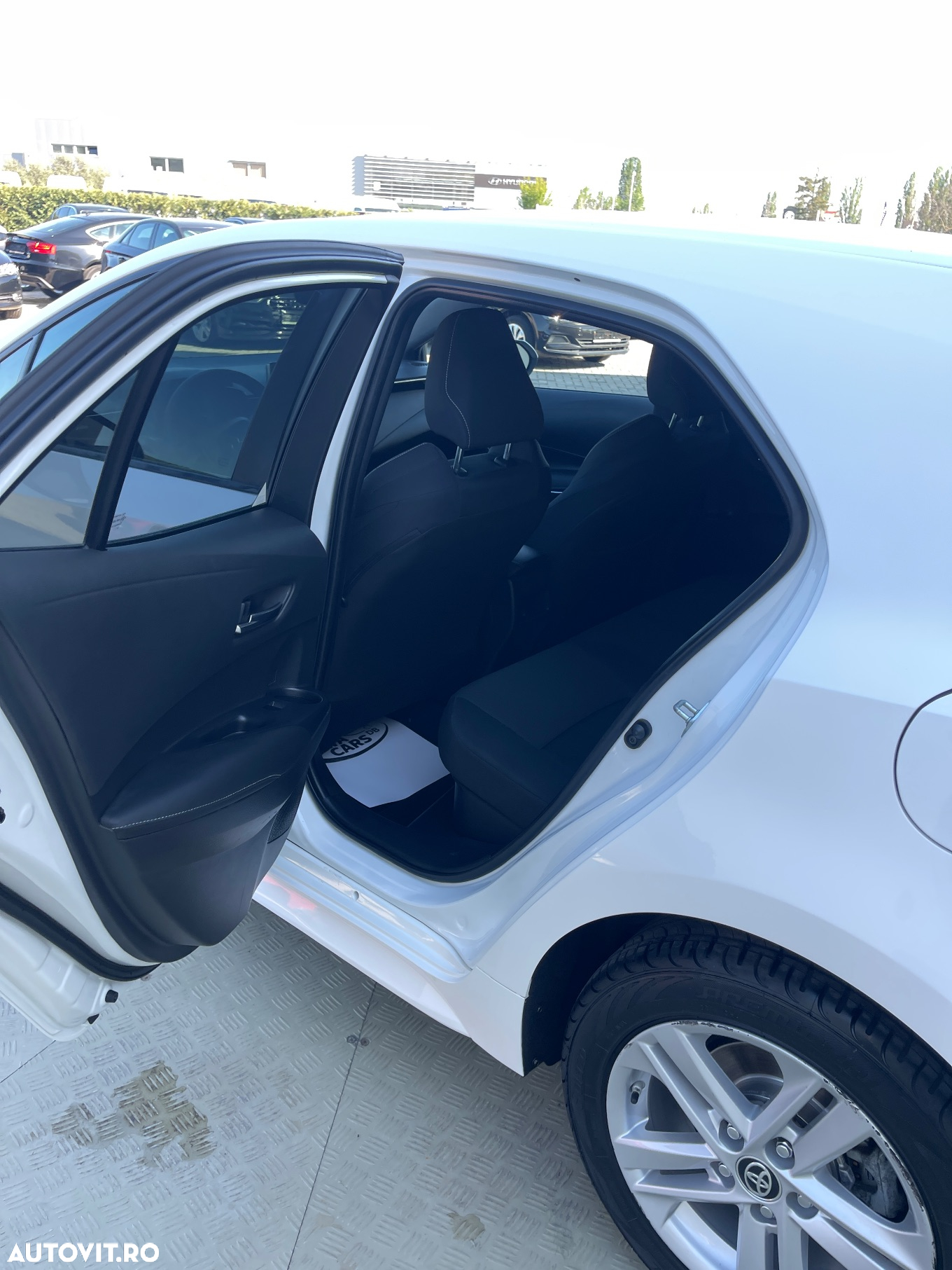 Toyota Corolla 1.8 Hybrid Comfort - 26