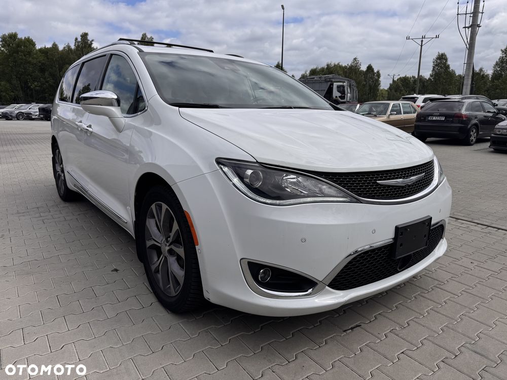 Chrysler Pacifica - 2