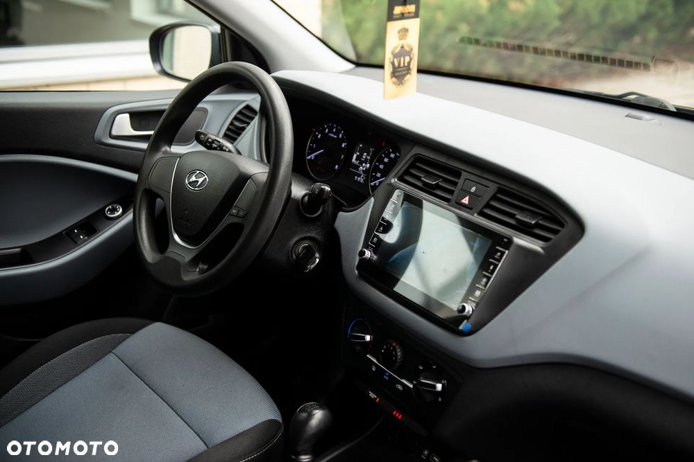 Hyundai i20 1.2 Select - 26
