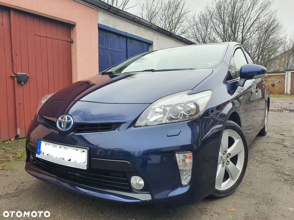 Toyota Prius (Hybrid) - 1