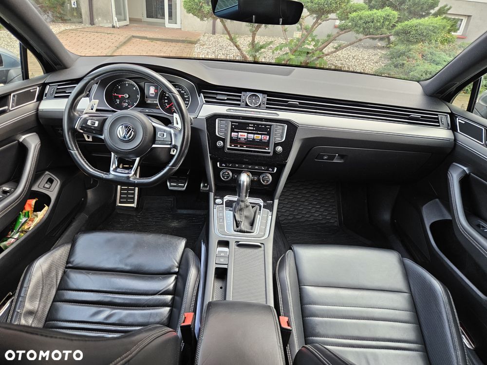 Volkswagen Passat - 25