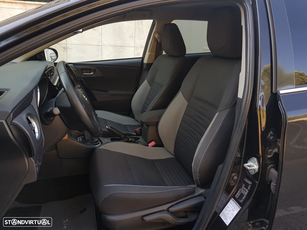 Toyota Auris Touring Sports 1.4 D-4D C.+P.Techo+P.Sport - 25