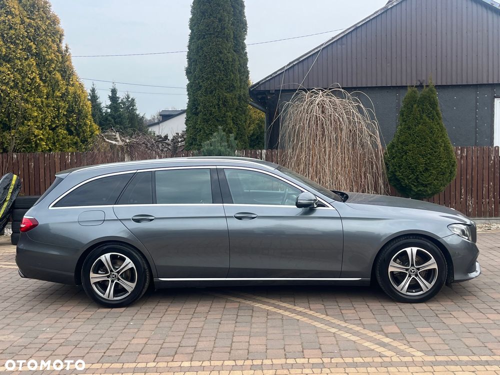 Mercedes-Benz Klasa E 220 d 9G-TRONIC Avantgarde - 4