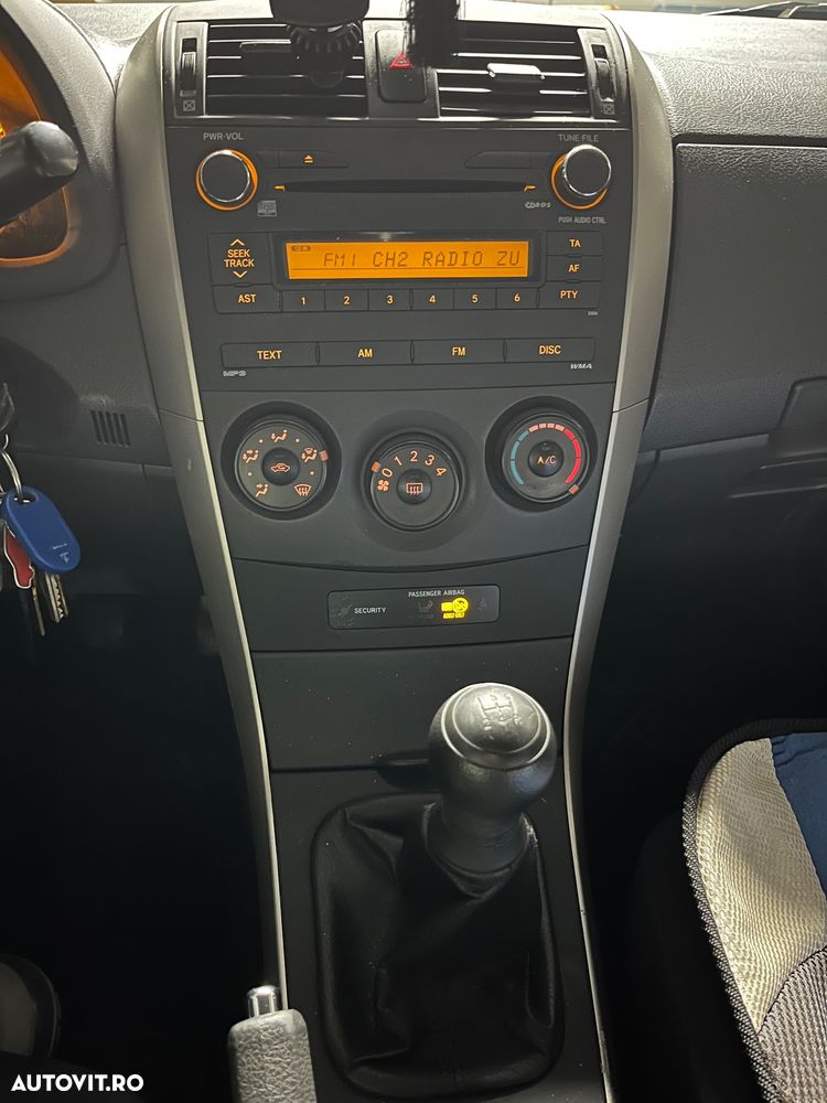Toyota Corolla 1.4 Sdn. Terra - 5