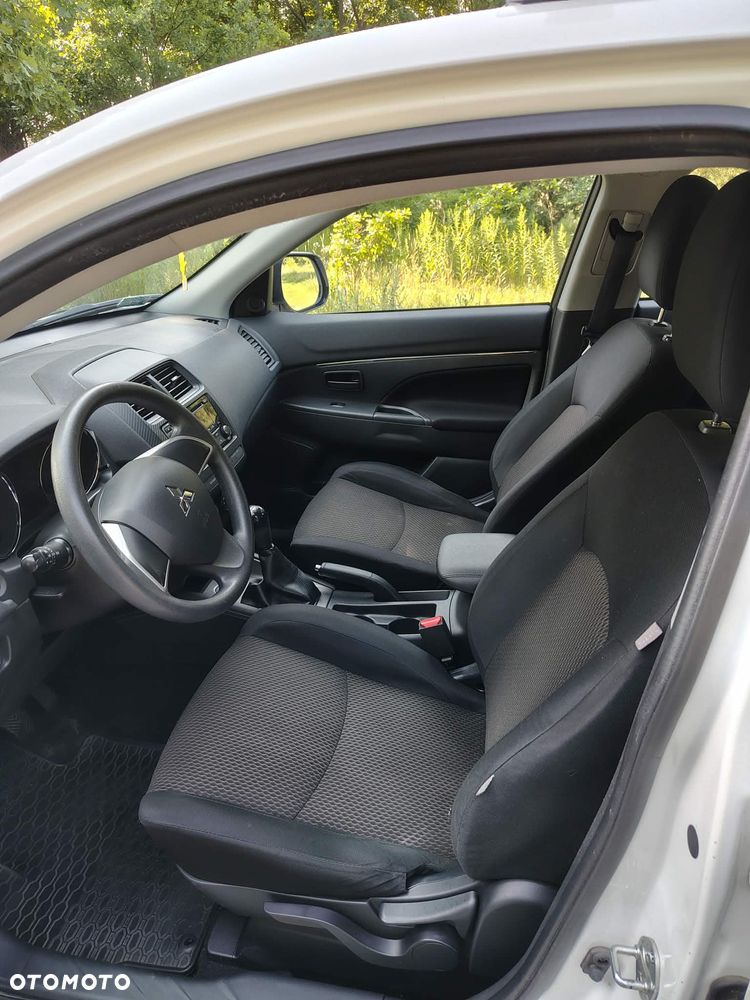 Mitsubishi ASX 1.6 Inform - 10