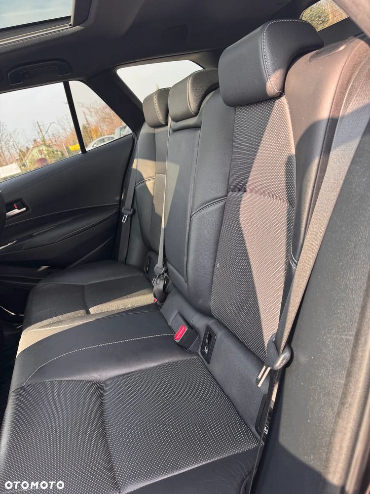 Toyota Corolla 2.0 Hybrid Executive - 29