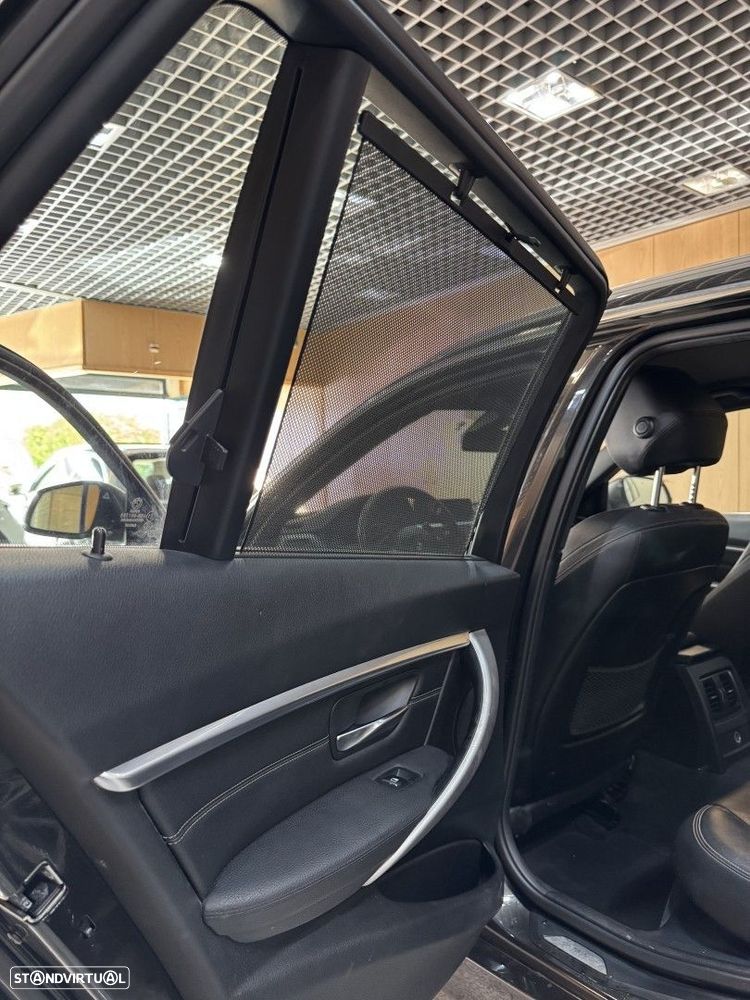 BMW 320 d Touring Line Luxury Auto - 35