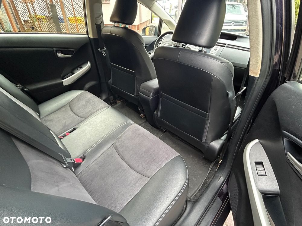 Toyota Prius 1.8 HSD Prestige - 4