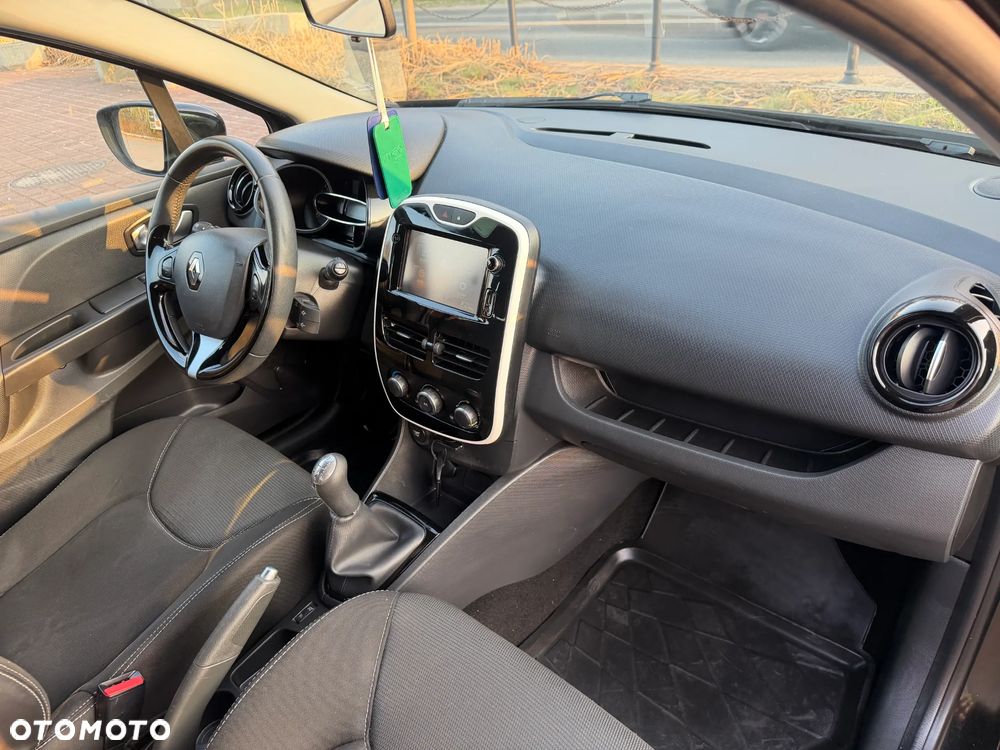 Renault Clio 1.2 16V 75 Life - 19