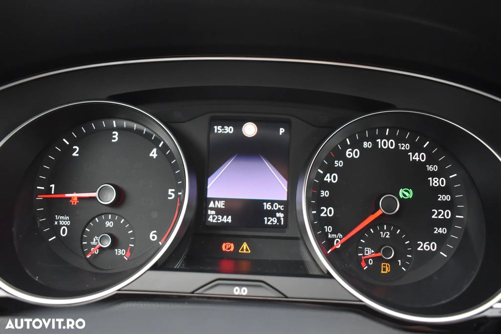 Volkswagen Passat 2.0 TDI DSG Highline - 40
