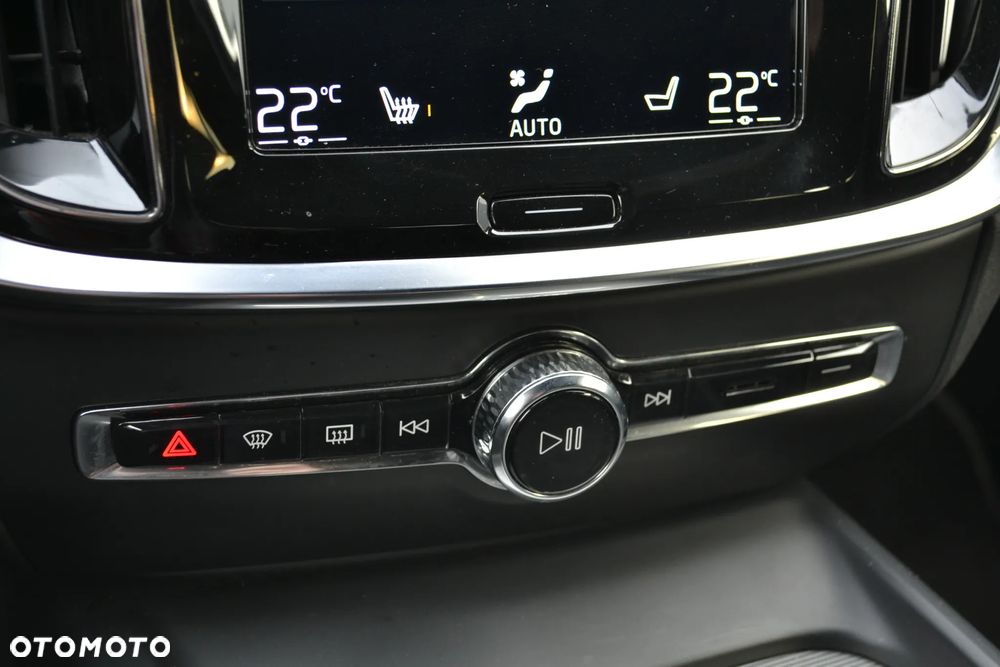 Volvo V60 B3 B R-Design - 33