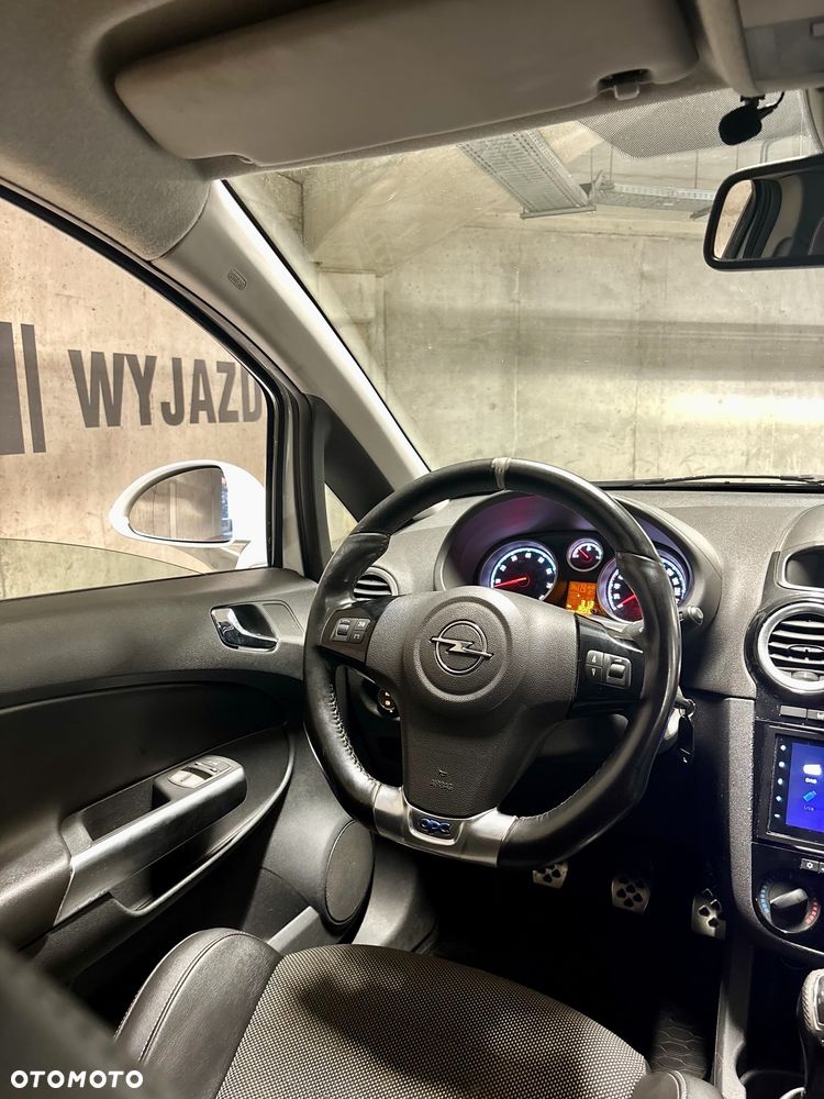 Opel Corsa 1.6 Turbo OPC - 27
