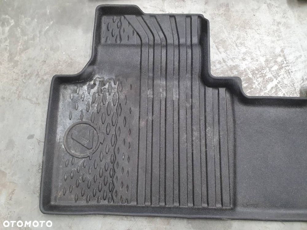 DYWANIKI WYCIERACZKI KOMPLET GUMOWE BAIC BEIJING 7 X75 2024 EU - 4