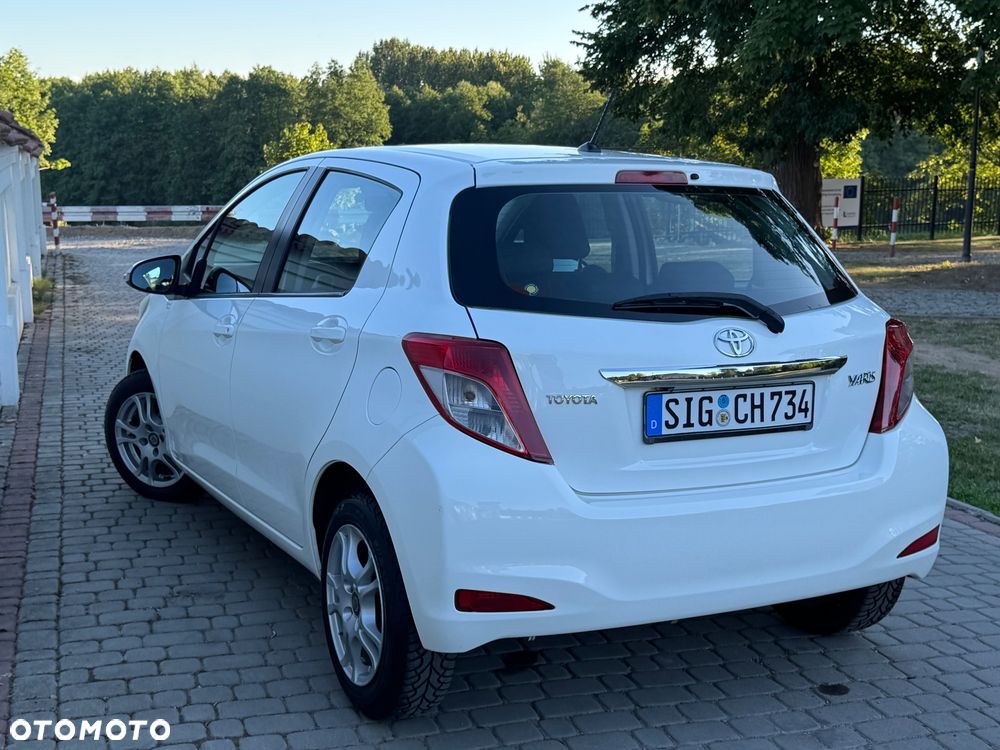 Toyota Yaris - 10