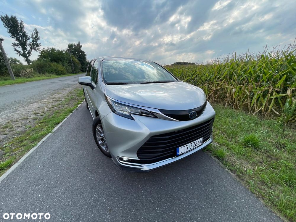 Toyota Sienna - 8