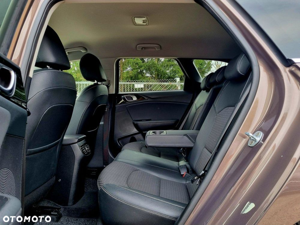 Kia Ceed 1.6 CRDi DCT Spirit - 10