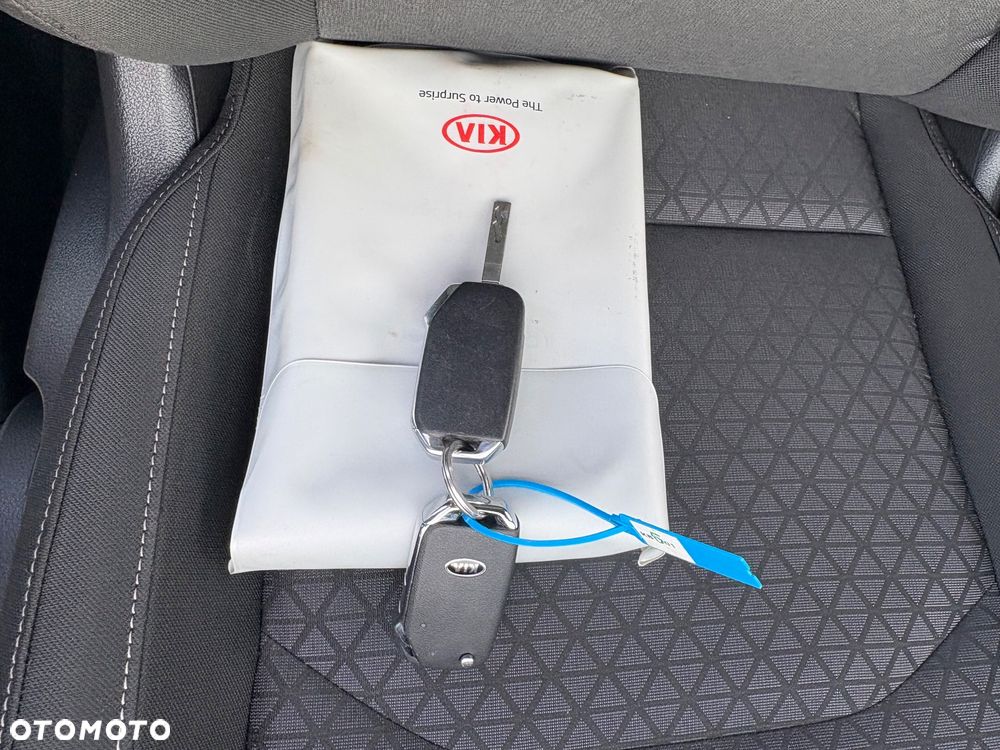 Kia Ceed 1.6 CRDi 136 ISG Dream-Team Edition - 24