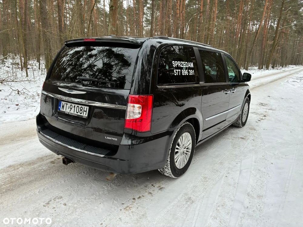 Chrysler Town & Country 3.6 Limited - 9