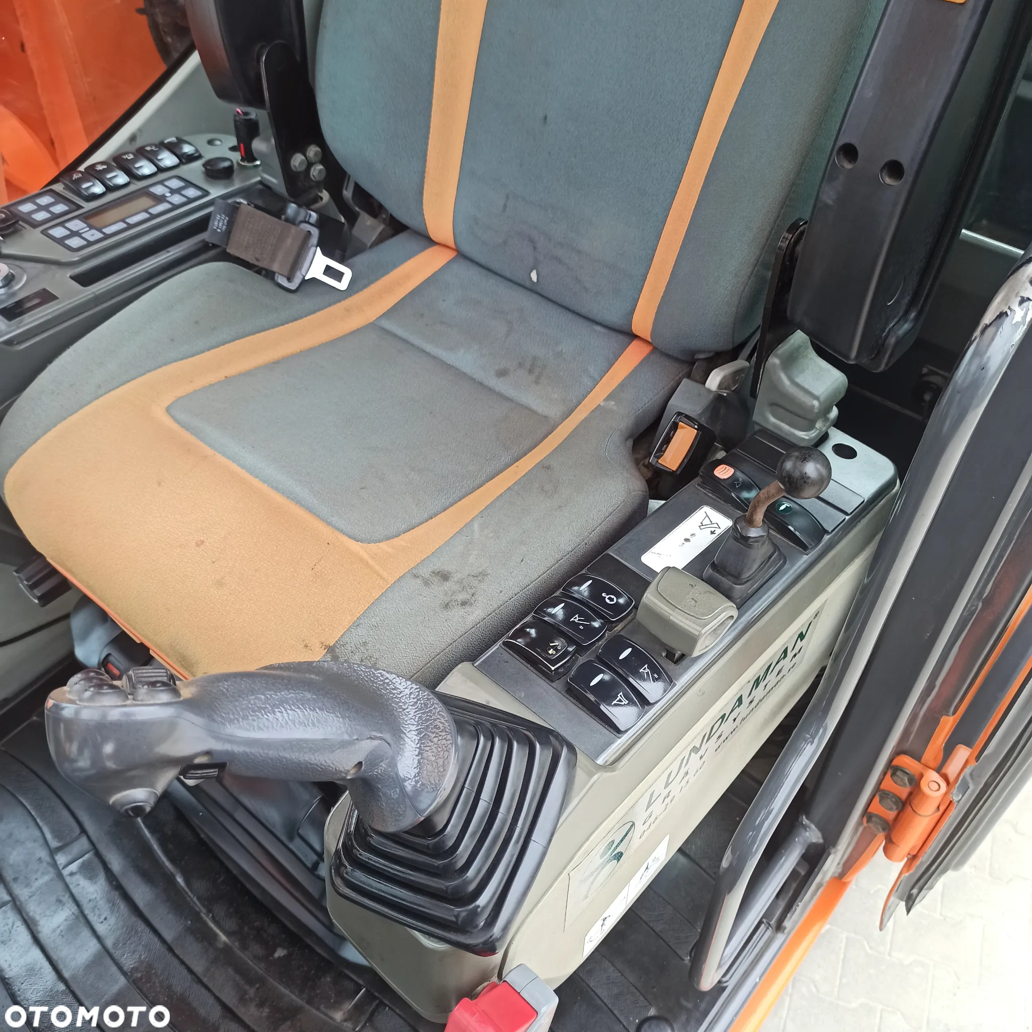 Doosan DX 140 W - 26