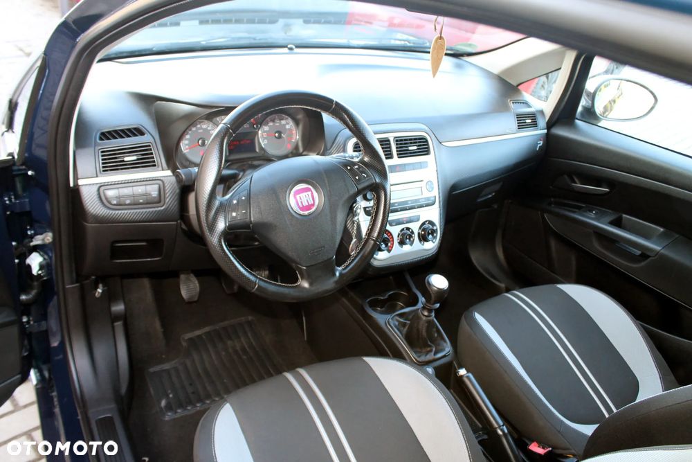 Fiat Punto 1.4 16V Dynamic - 12