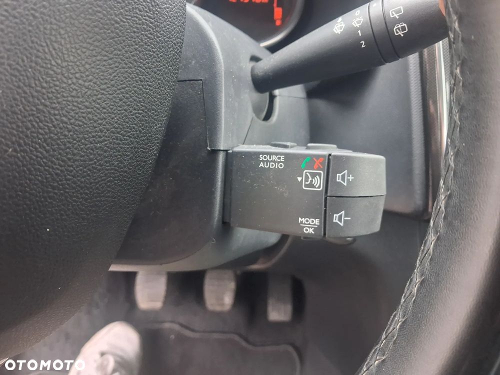 Dacia Sandero 1.0 TCe Laureate S&S - 23