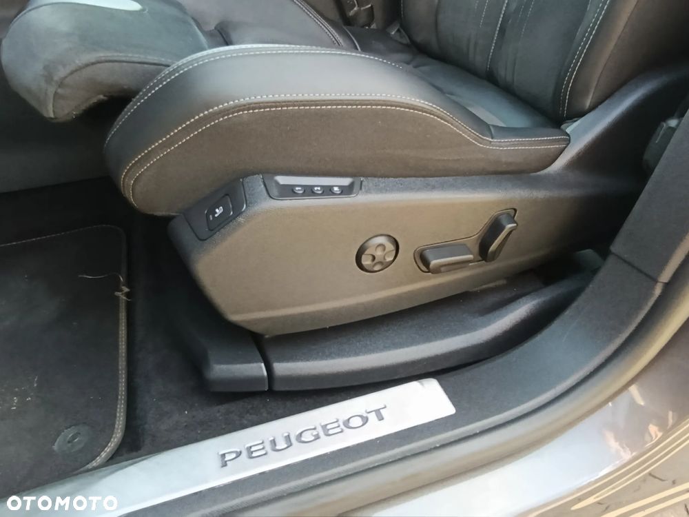 Peugeot 5008 2.0 BlueHDi GT Pack S&S EAT8 - 17