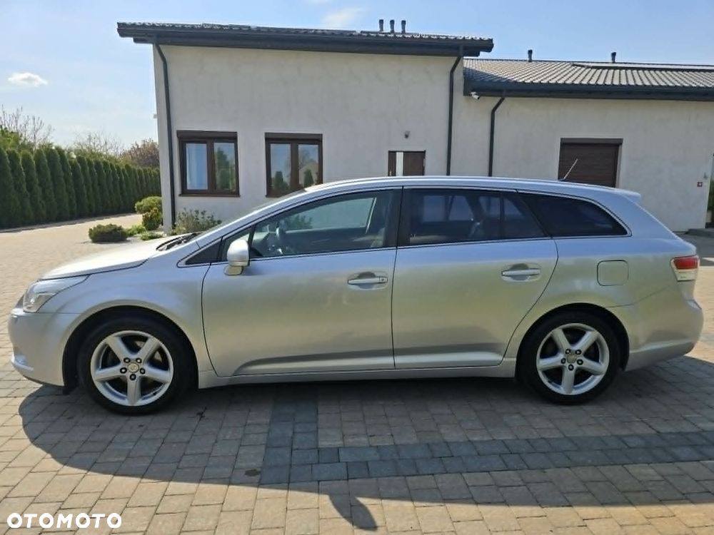 Toyota Avensis 2.0 D-4D 2010 - 7