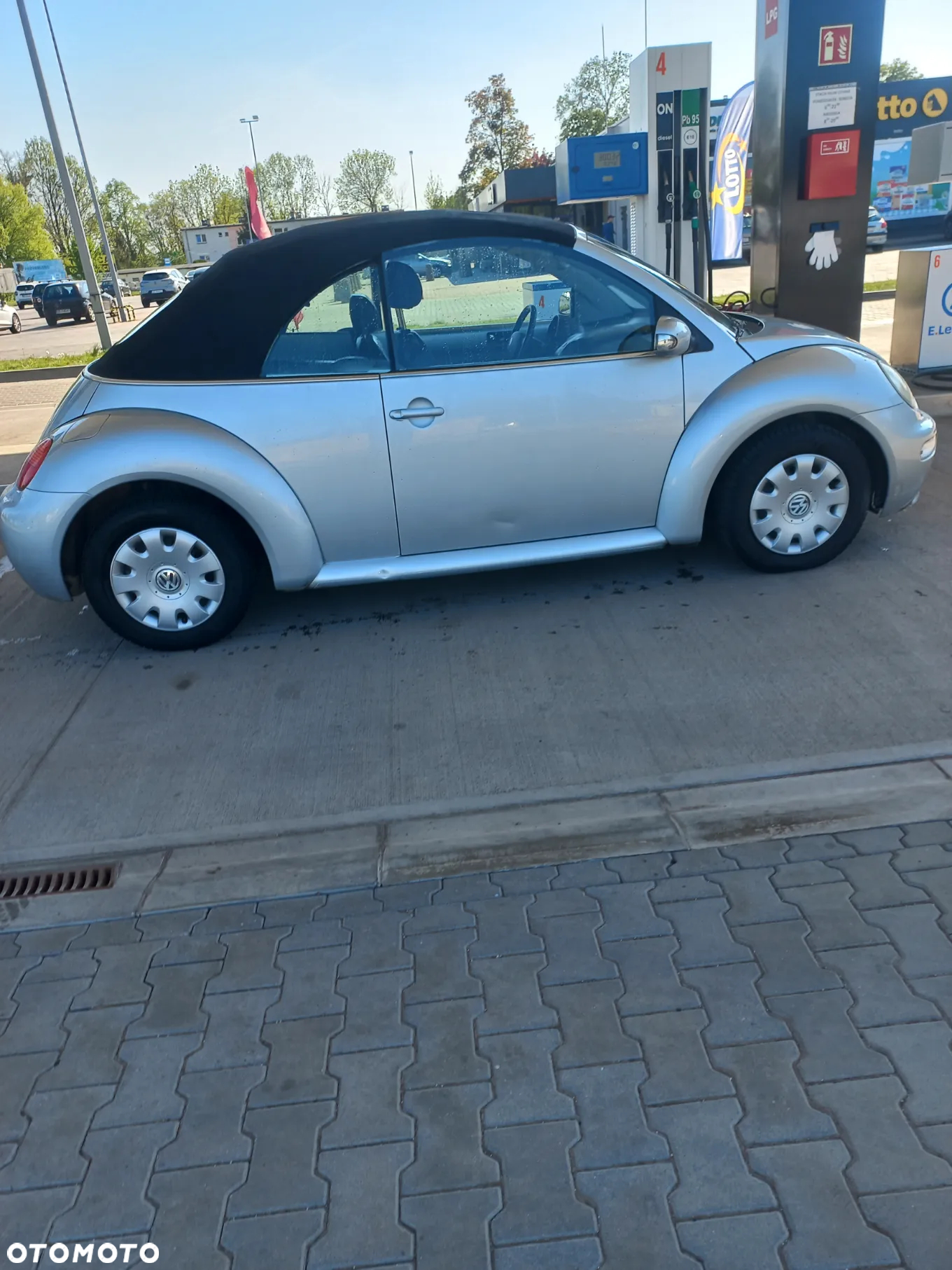 Volkswagen New Beetle 1.6 United - 11