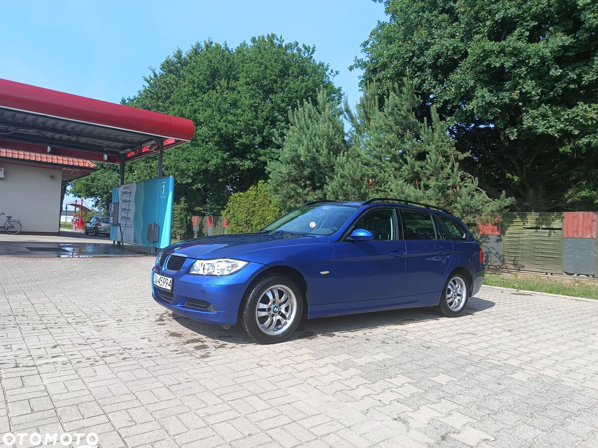 BMW Seria 3 318d Touring - 1