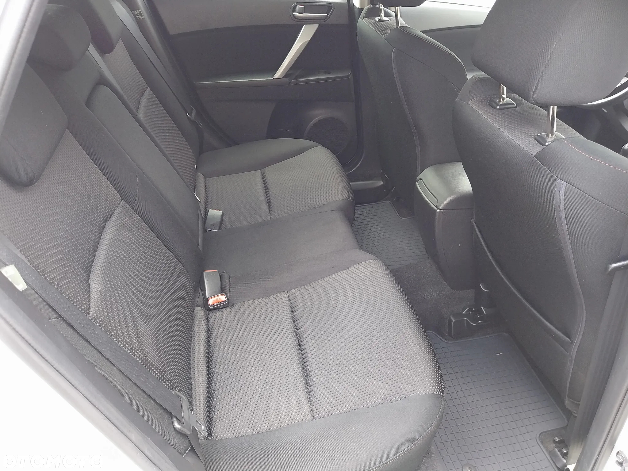 Mazda 3 1.6 Exclusive + - 20