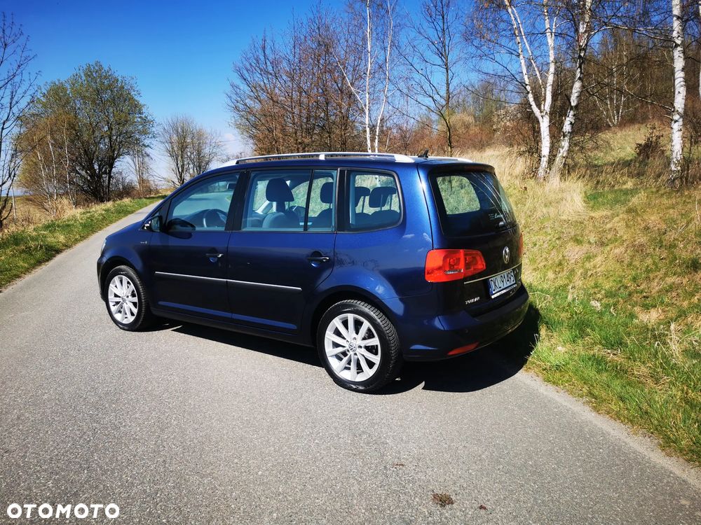 Volkswagen Touran - 16