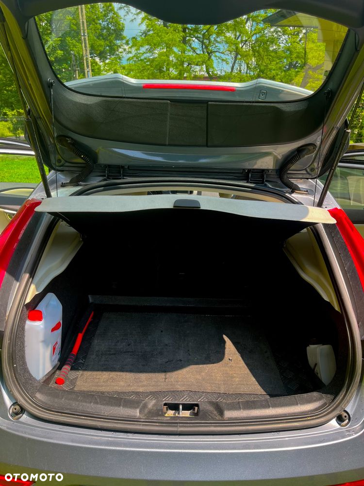 Volvo V40 D3 Momentum - 9