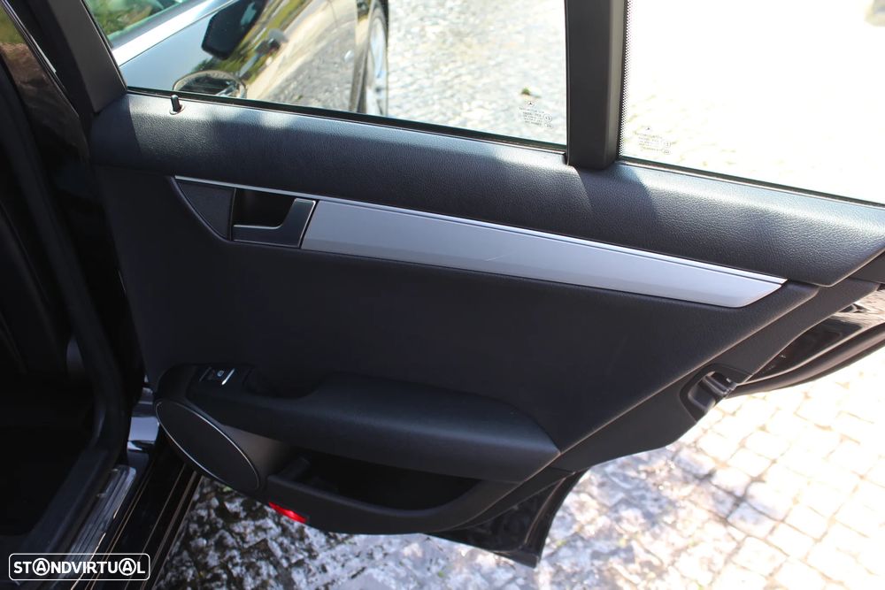 Mercedes-Benz C 220 Station CDI DPF Auto BlueEFFICIENCY Avantgarde - 27
