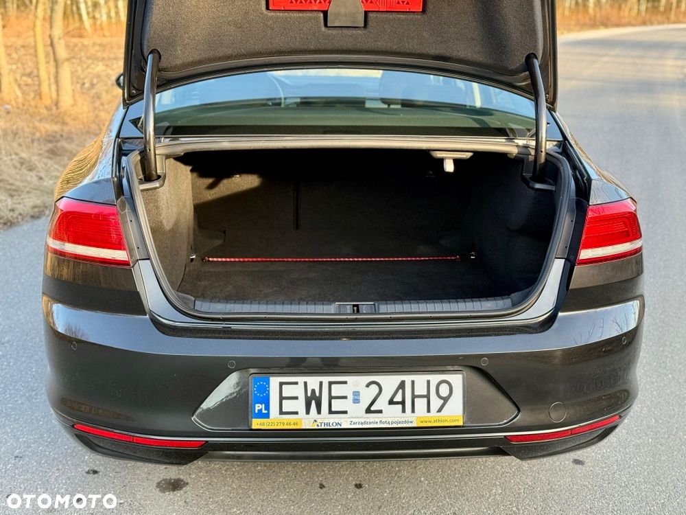 Volkswagen Passat - 8