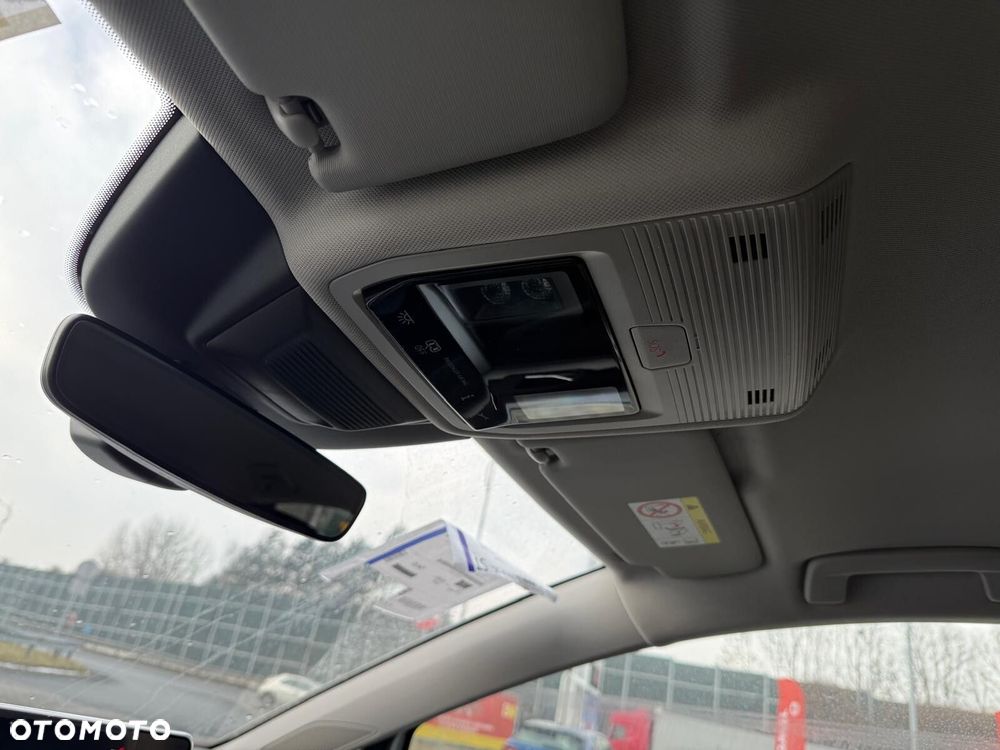 Volkswagen Golf - 27