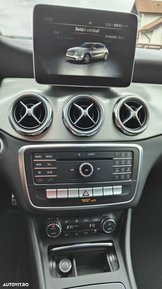 Mercedes-Benz GLA - 13