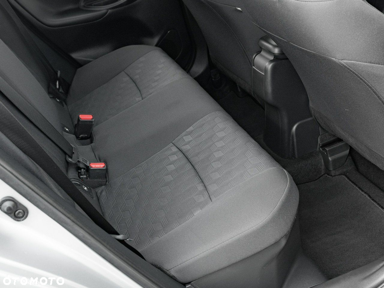 Toyota Yaris Hybrid 1.5 Comfort - 28