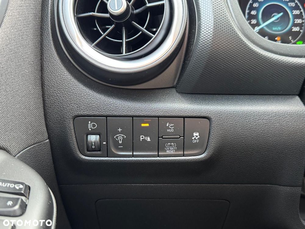 Hyundai Kona 1.6 GDI Hybrid Premium DCT - 11
