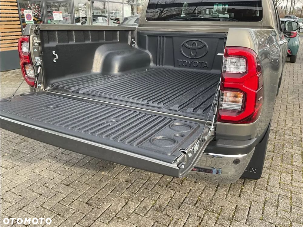 Toyota Hilux 2.8 D-4D mHEV Double Cab Executive 4x4 - 5