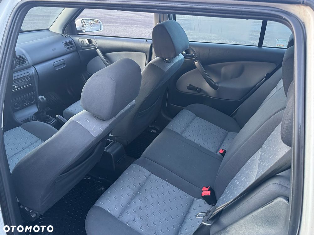 Skoda Octavia 1.6 Active - 9