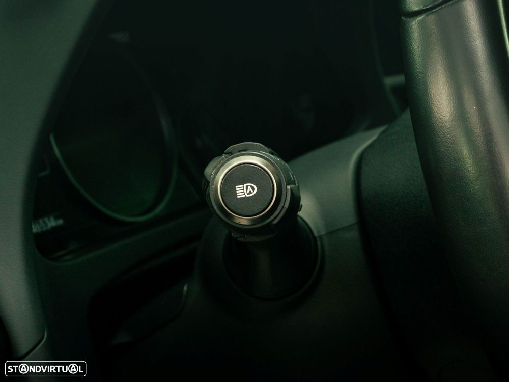 Lexus UX 250h Sport - 31