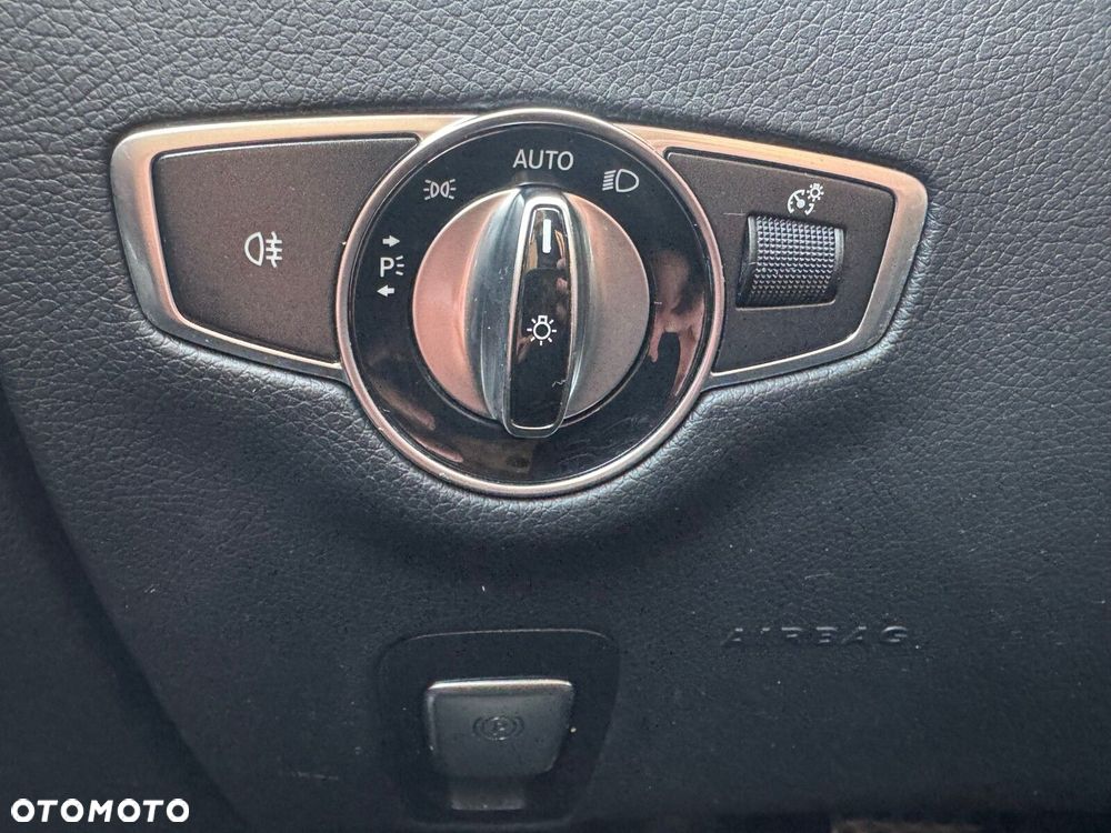 Mercedes-Benz Klasa E - 26