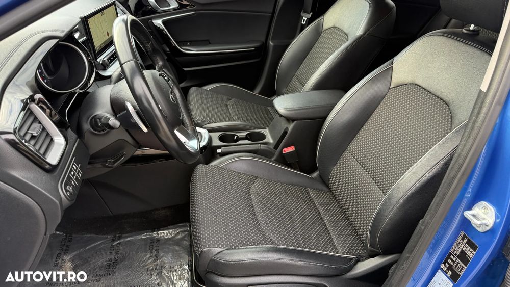 Kia Ceed 1.6 DSL MHEV 7DCT HP GT Line - 17