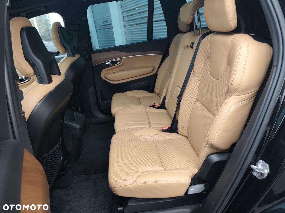 Volvo XC 90 - 16
