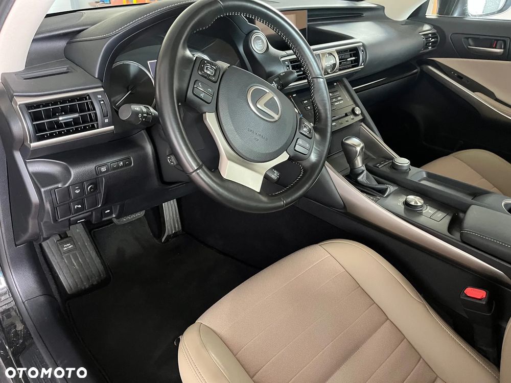Lexus IS 200t / 300 Elegance - 3