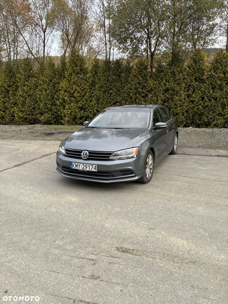 Volkswagen Jetta - 1