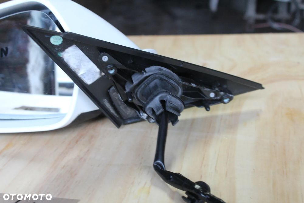 LUSTERKO LEWE AUDI A6 C7 6 PIN LY9C UK 2012 - 5