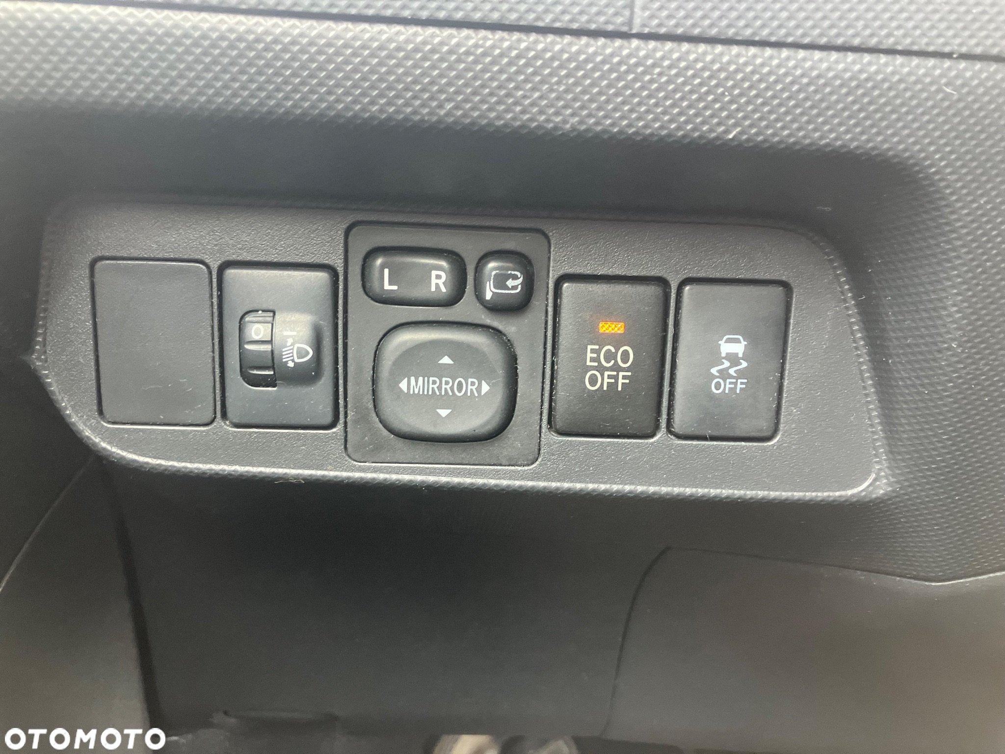 Toyota Auris 1.33 Dual-VVT-i Comfort - 21